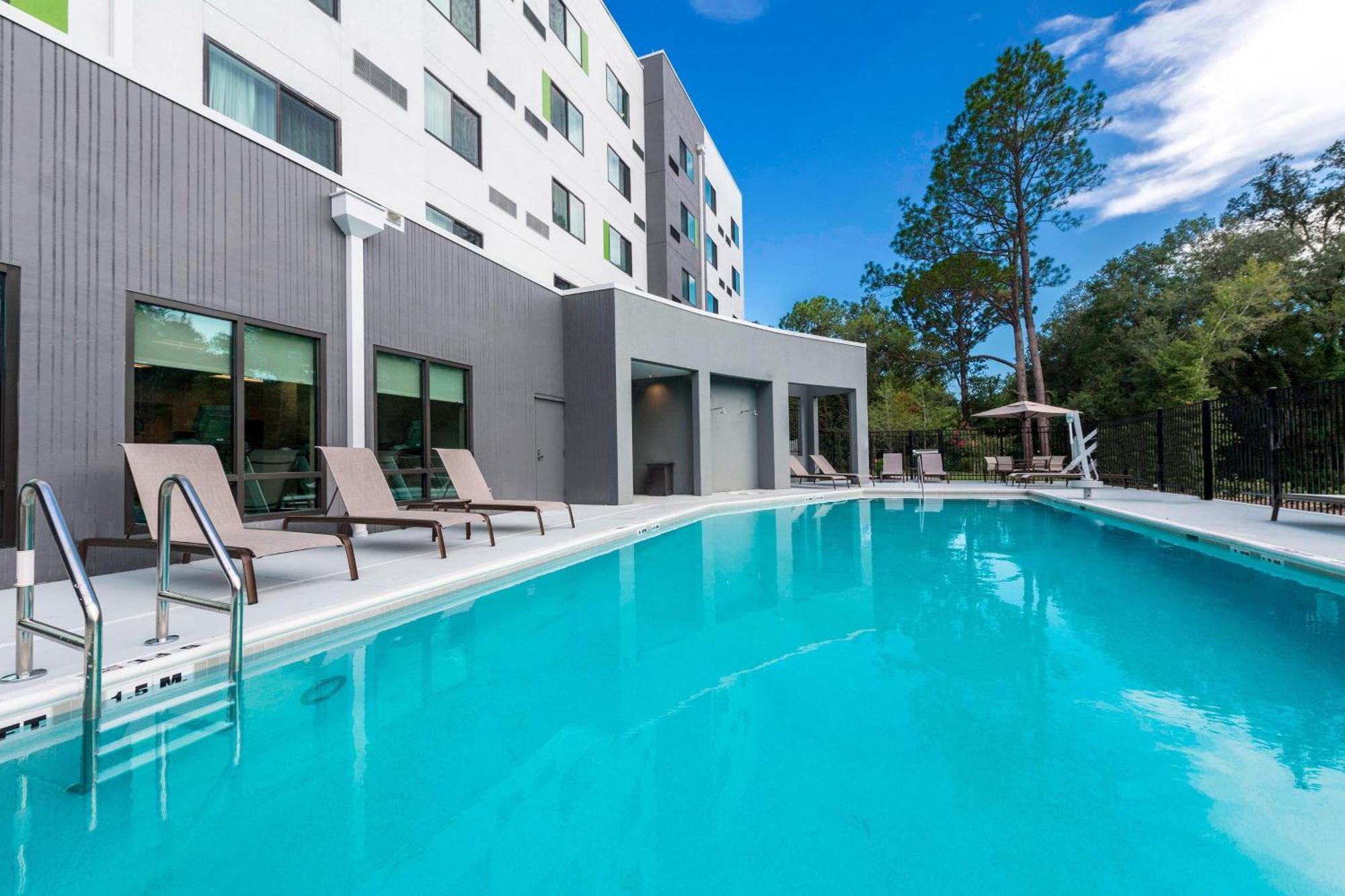 Hotel Courtyard By Marriott Tampa Northwest/Veterans Expressway West Chase Exterior foto